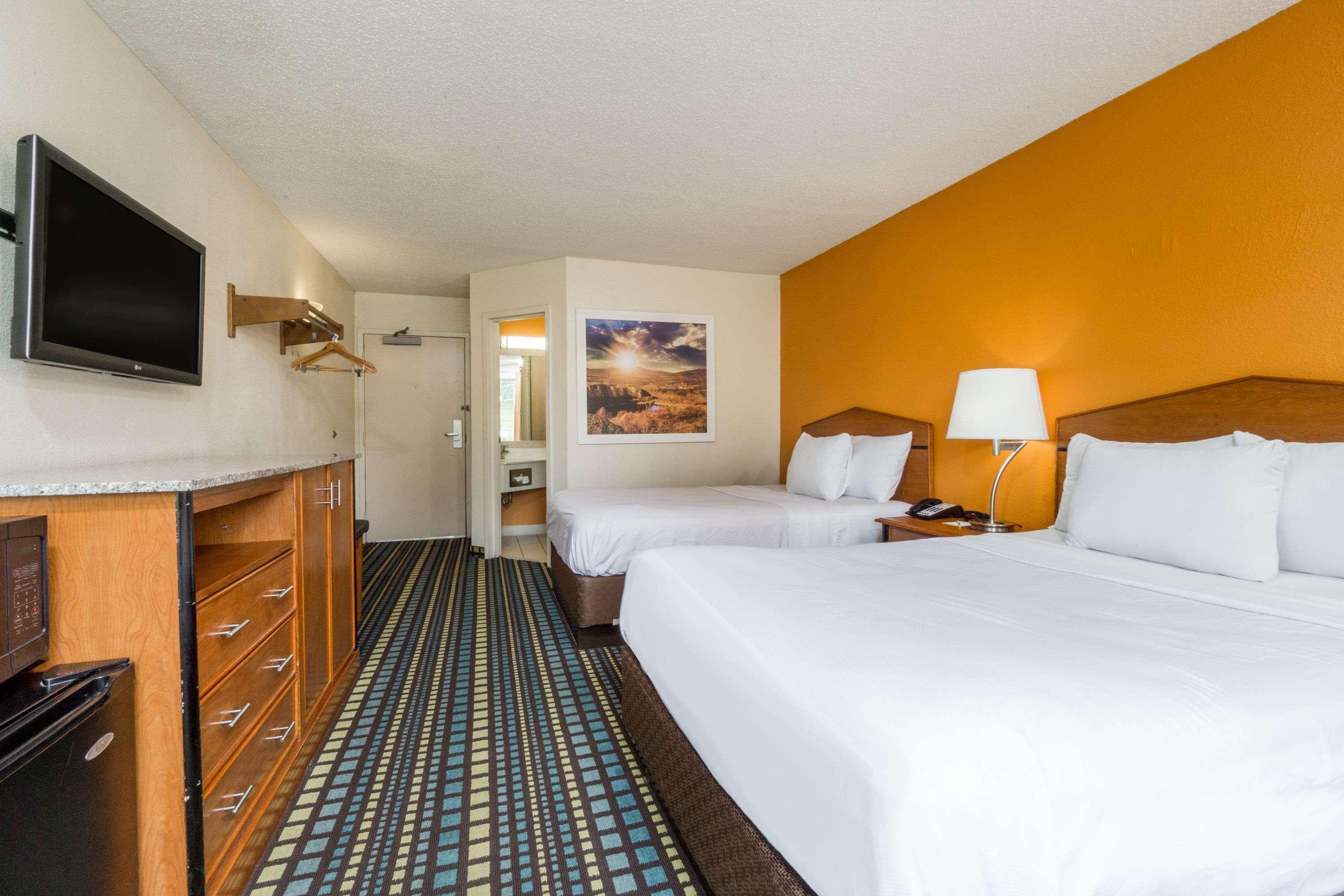 Days Inn By Wyndham Florence Cincinnati Area Exterior foto