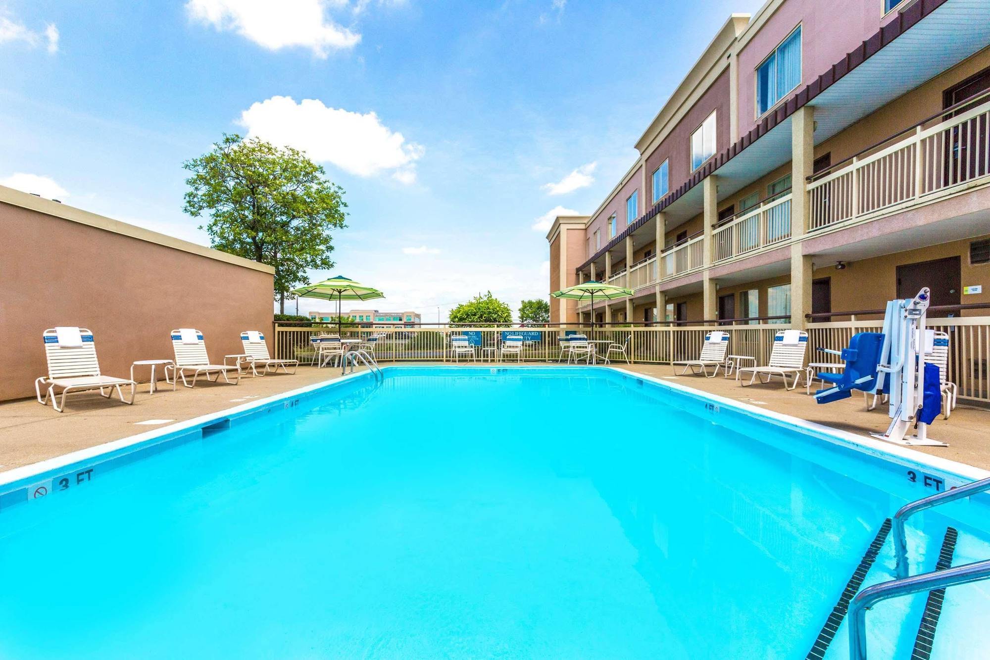 Days Inn By Wyndham Florence Cincinnati Area Exterior foto